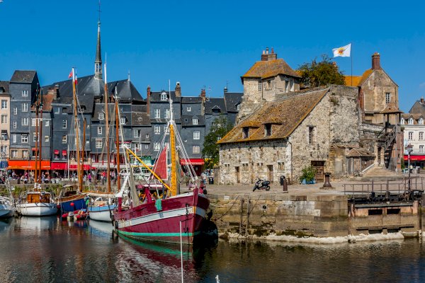 Ophorus Tours - Bayeux Private Transfer to Honfleur