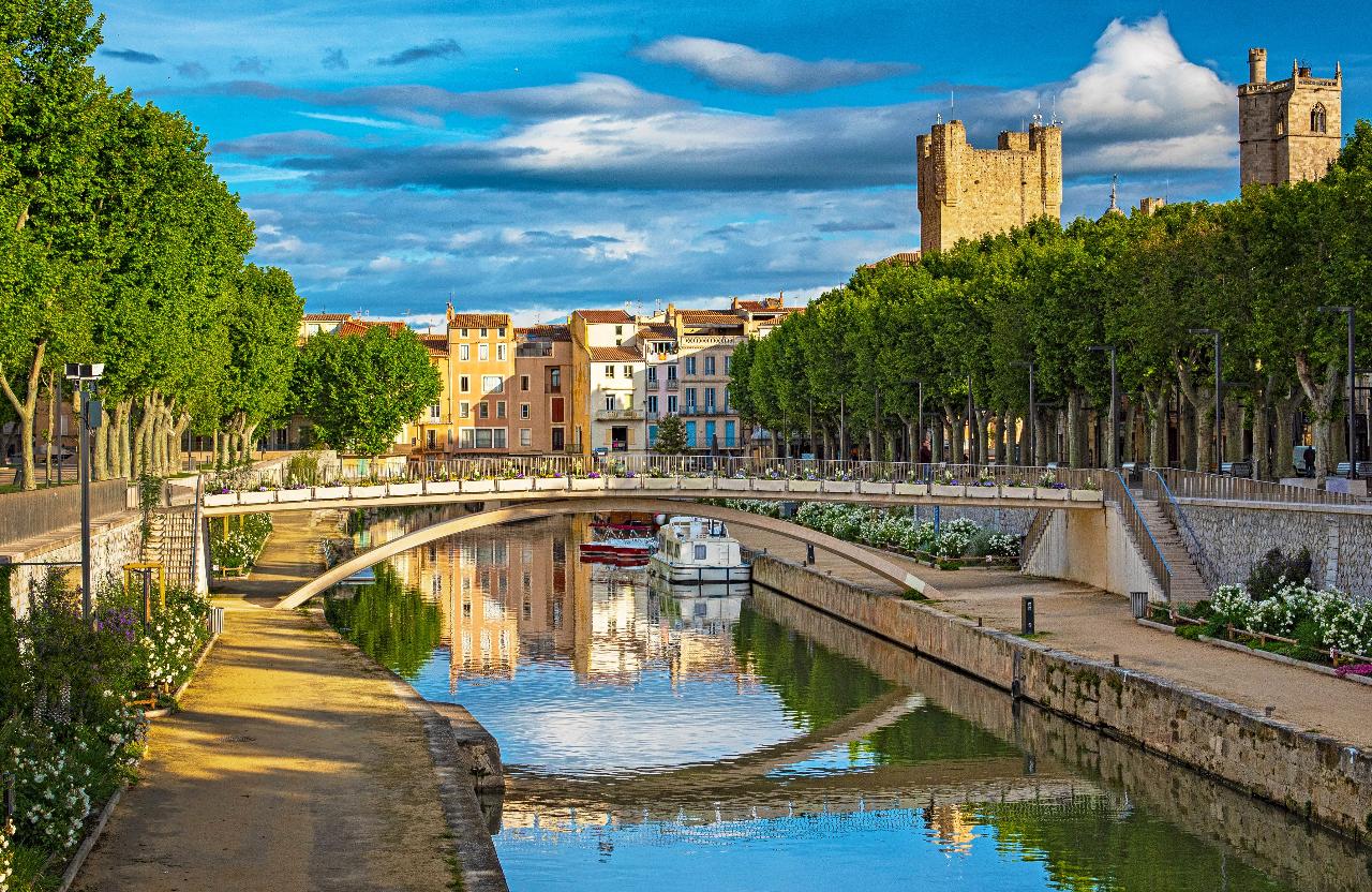 Ophorus Tours - Bordeaux to Narbonne: Relaxing Private Transfer 