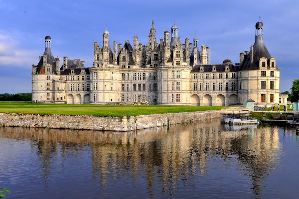 Ophorus Tours - Private Half-Day Loire Valley Castle Tour – Chambord for 2 persons