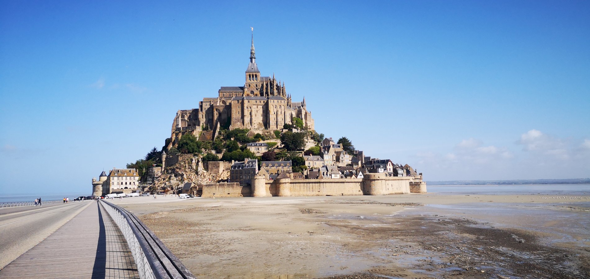 Mont Saint Michel Tour - Day trip from Paris in English