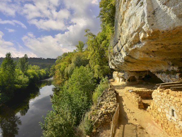 Prehistory Museum & Caves: Sarlat Day Trip