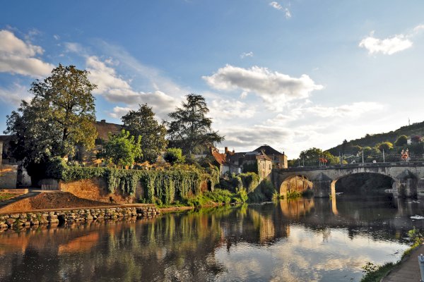 Ophorus Tours - Discover Dordogne: Private Sightseeing Transfer from Bordeaux to Sarlat