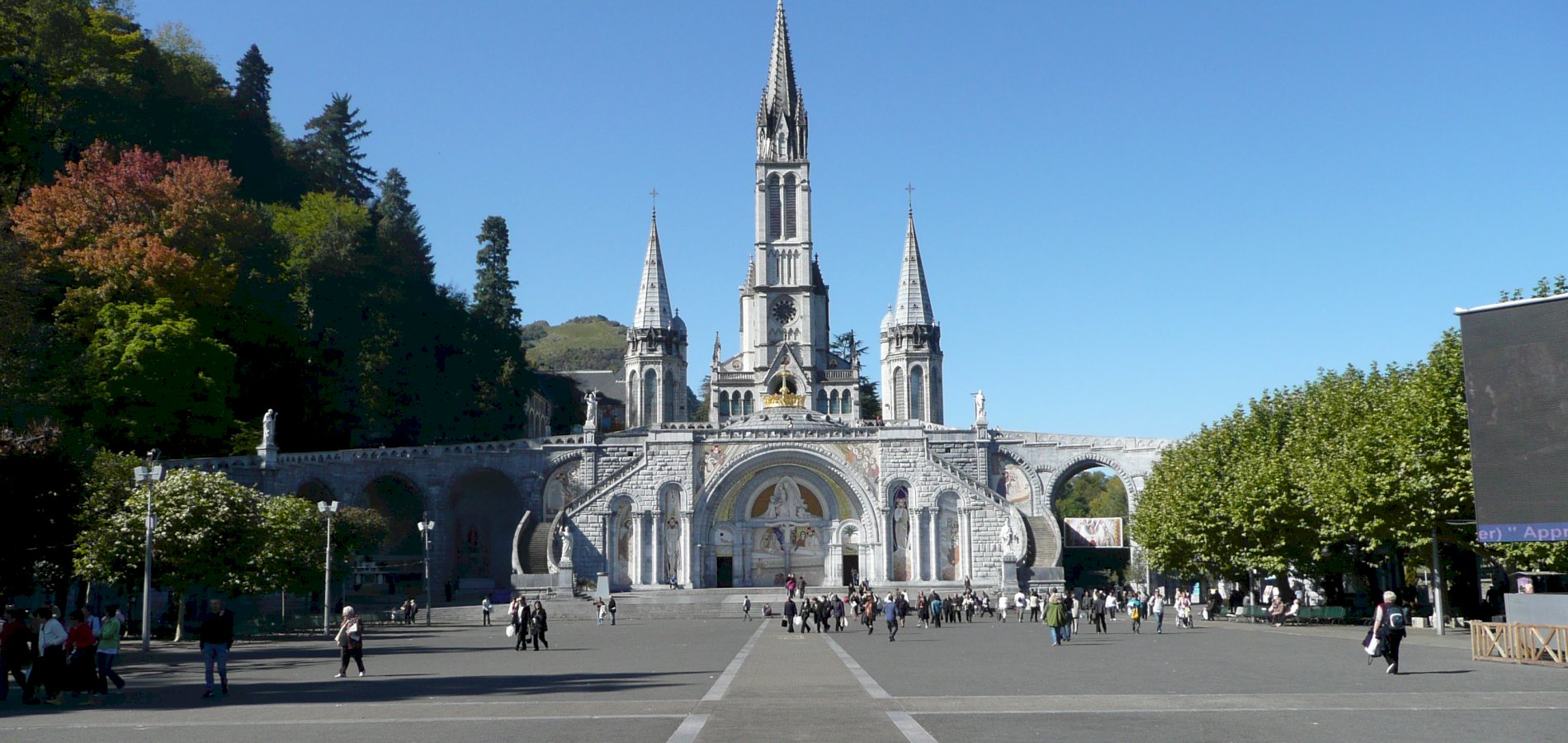 From Toulouse to Lourdes Private Transfer | Ophorus