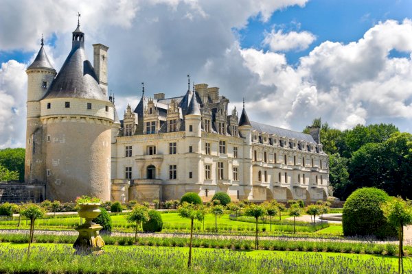 Ophorus Tours - Chambord & Chenonceau: Private Loire Valley Châteaux Tour by Train from Paris