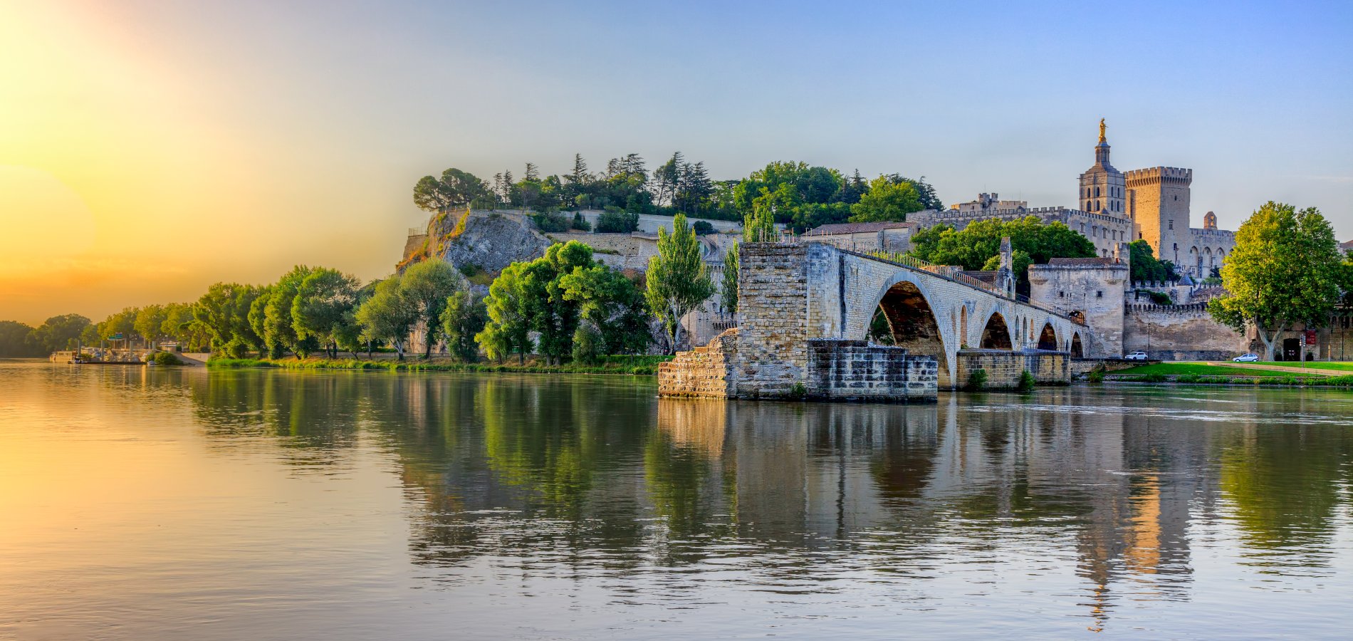 Ophorus Tours - Avignon Private Transfer to Aix-en-Provence